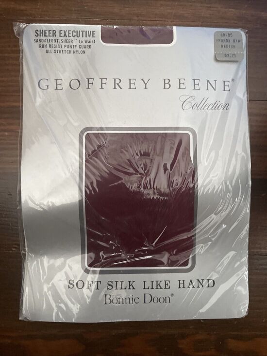 Geoffrey Beene Accessories - Vintage Geoffrey Beene Brandy Wine Medium Pantyhose NWT Sheer Executive Nylon